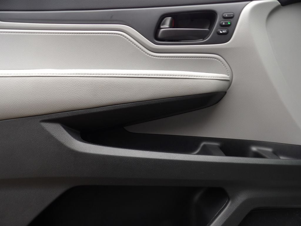 2023 Honda Odyssey EX-L - Photo 8