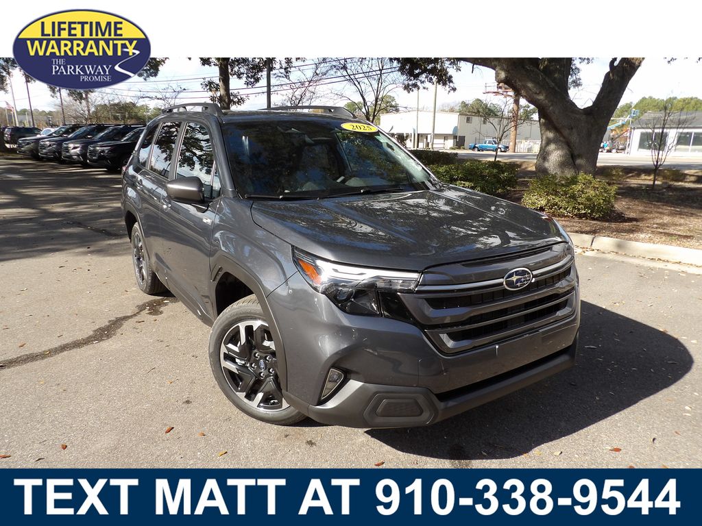 2025 Subaru Forester Premium's photo