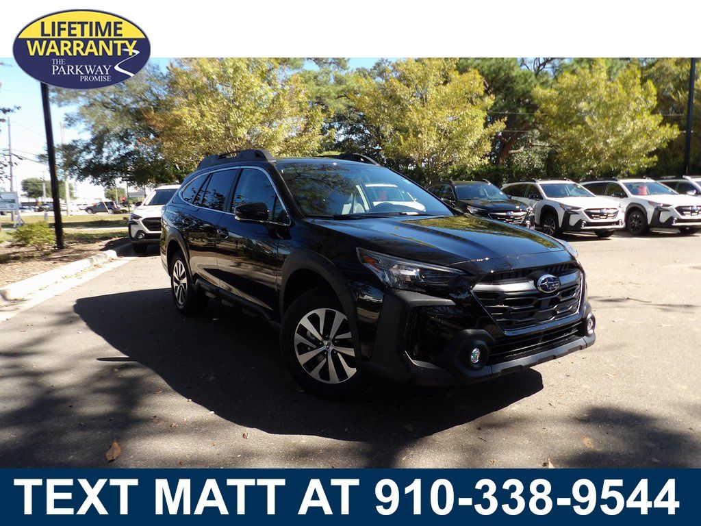 2025 Subaru Outback Premium's photo