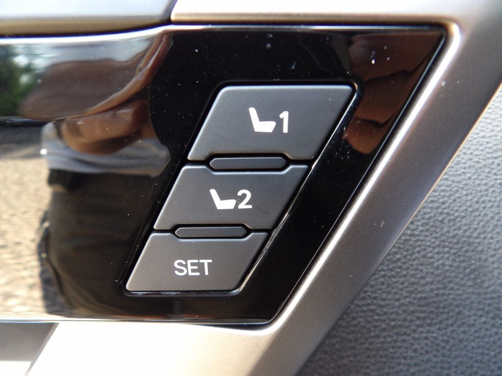 2024 Toyota Tundra Limited - Photo 12