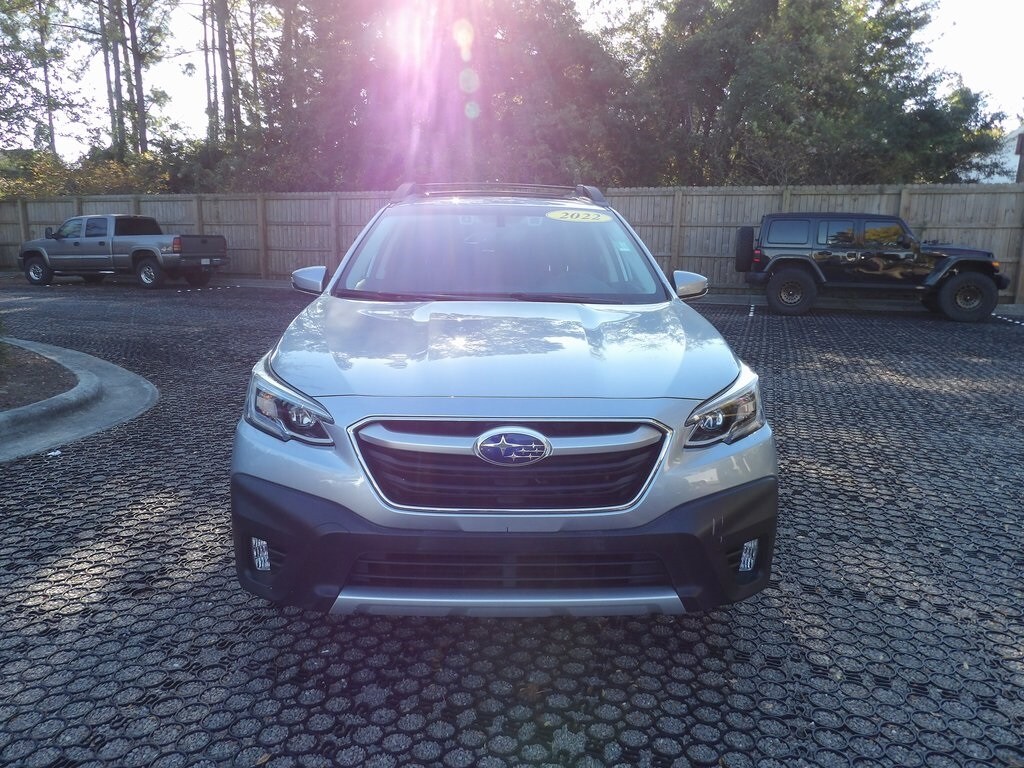 2022 Subaru Outback Limited XT photo 2