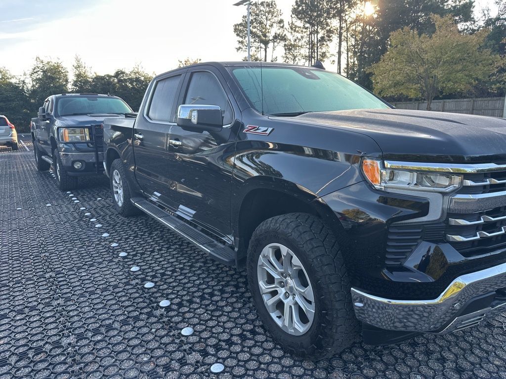 2022 Chevrolet Silverado 1500 LTZ photo 3