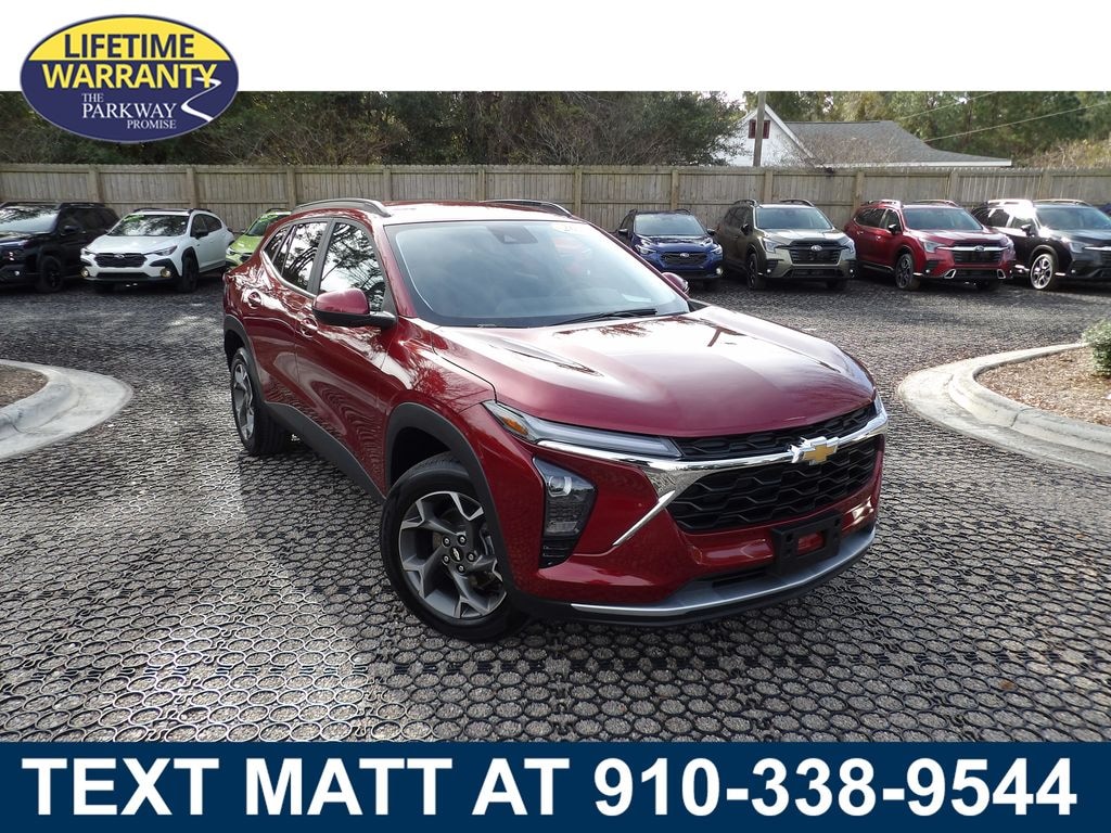 Used 2025 Chevrolet Trax LT SUV