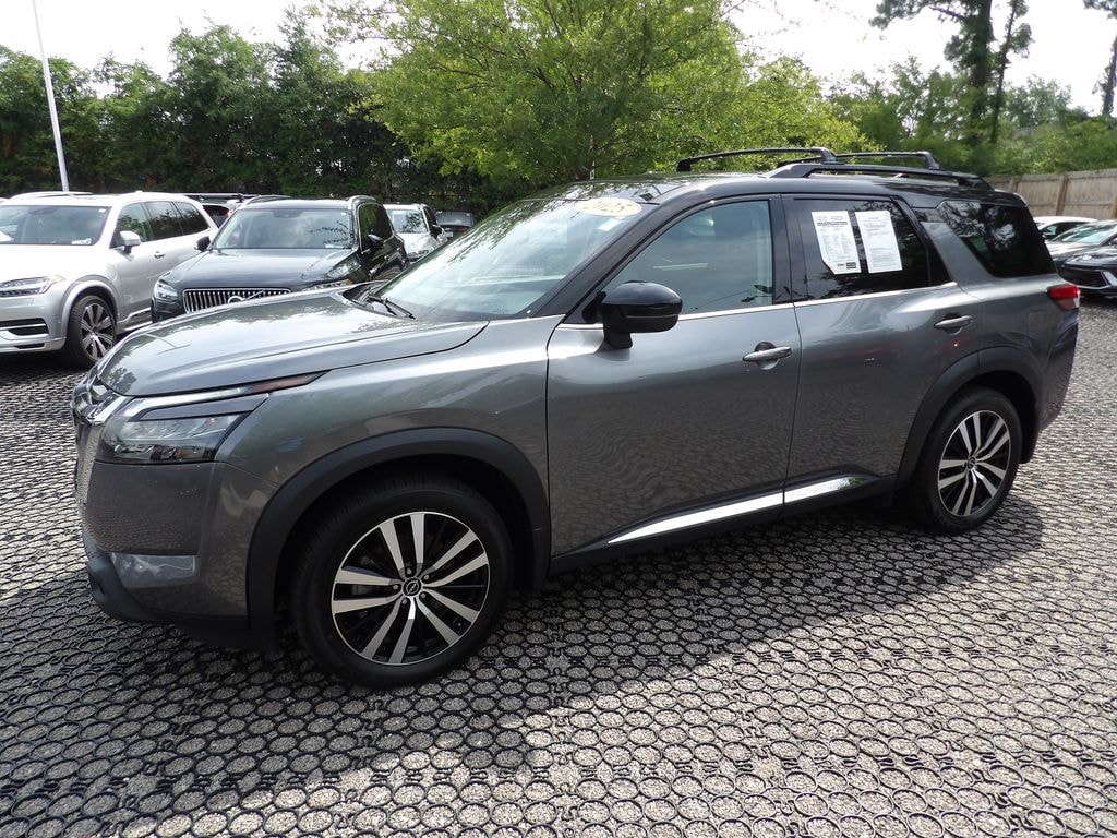 Used 2025 Nissan Pathfinder Platinum SUV
