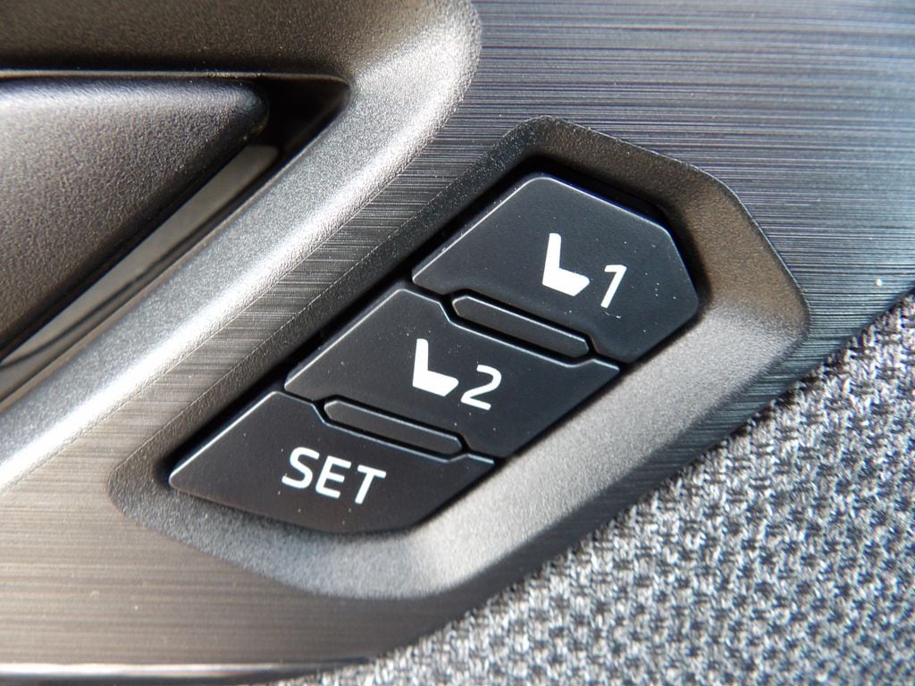 2026 Subaru Outback Limited - Photo 11