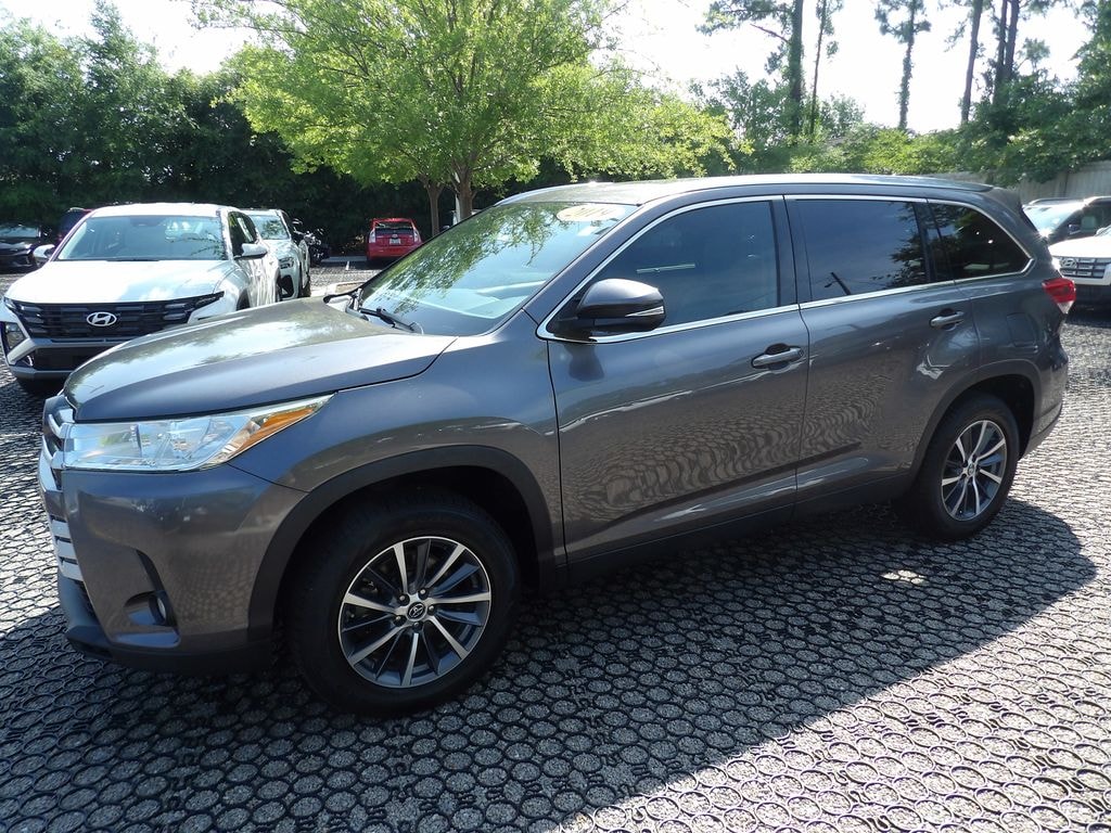 Used 2019 Toyota Highlander XLE SUV