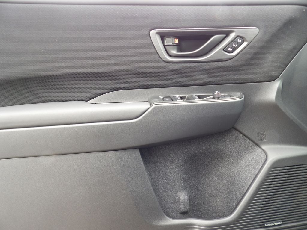 2026 Subaru Outback Limited - Photo 9