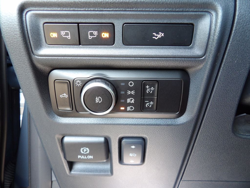 2023 Ford F-150 Platinum - Photo 17