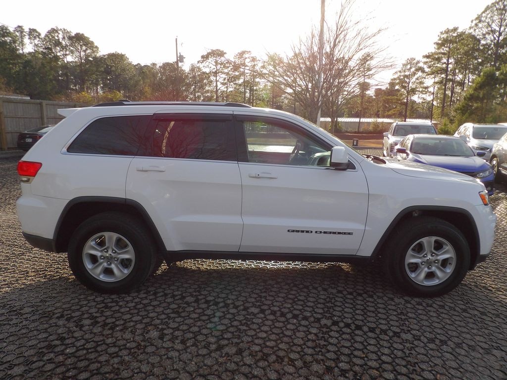 Used 2017 Jeep Grand Cherokee Laredo SUV