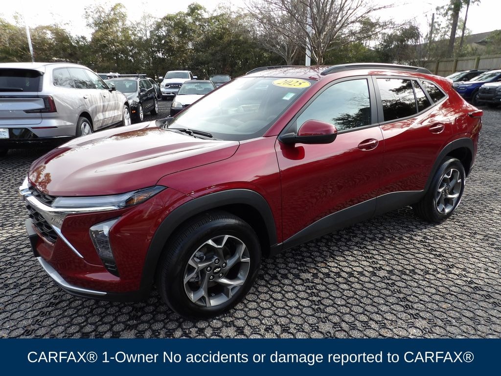 Used 2025 Chevrolet Trax LT SUV