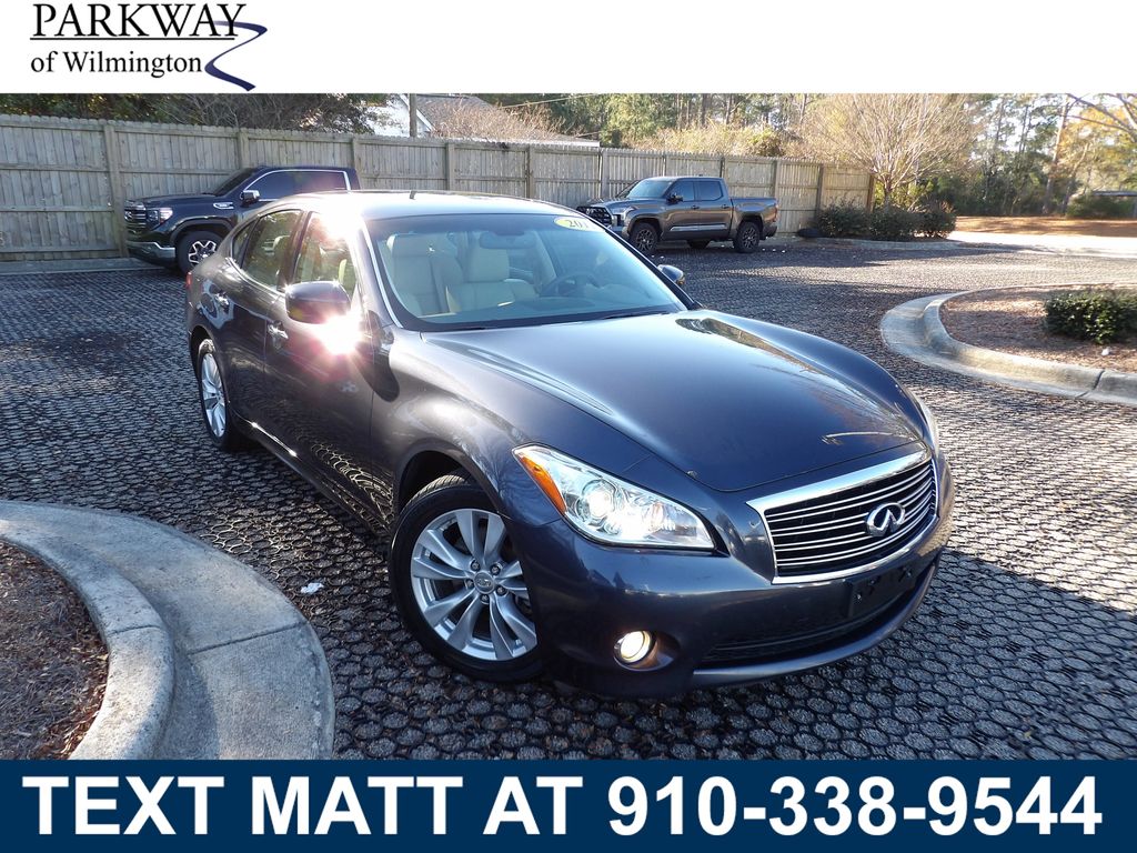 2011 INFINITI M 37's photo