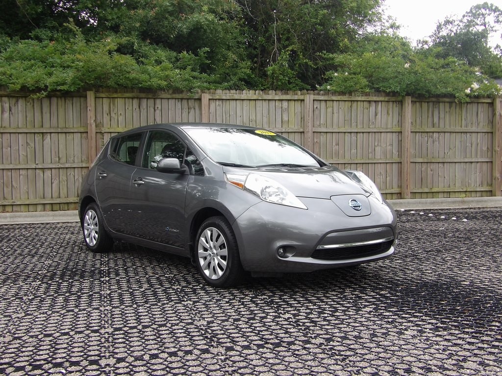 Used 2017 Nissan LEAF S with VIN 1N4BZ0CP4HC310143 for sale in Wilmington, NC