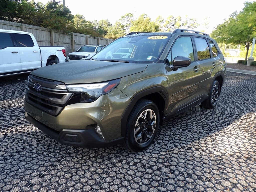 2025 Subaru Forester Premium Base photo 2