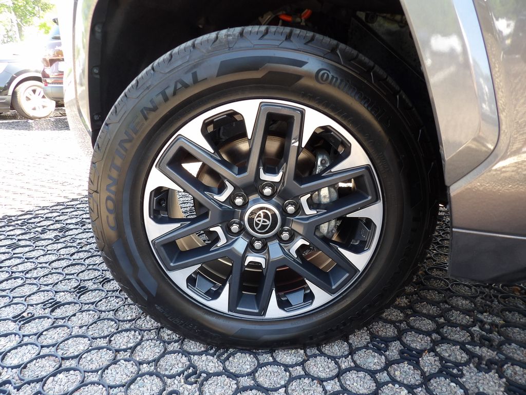 2024 Toyota Tundra Limited - Photo 32