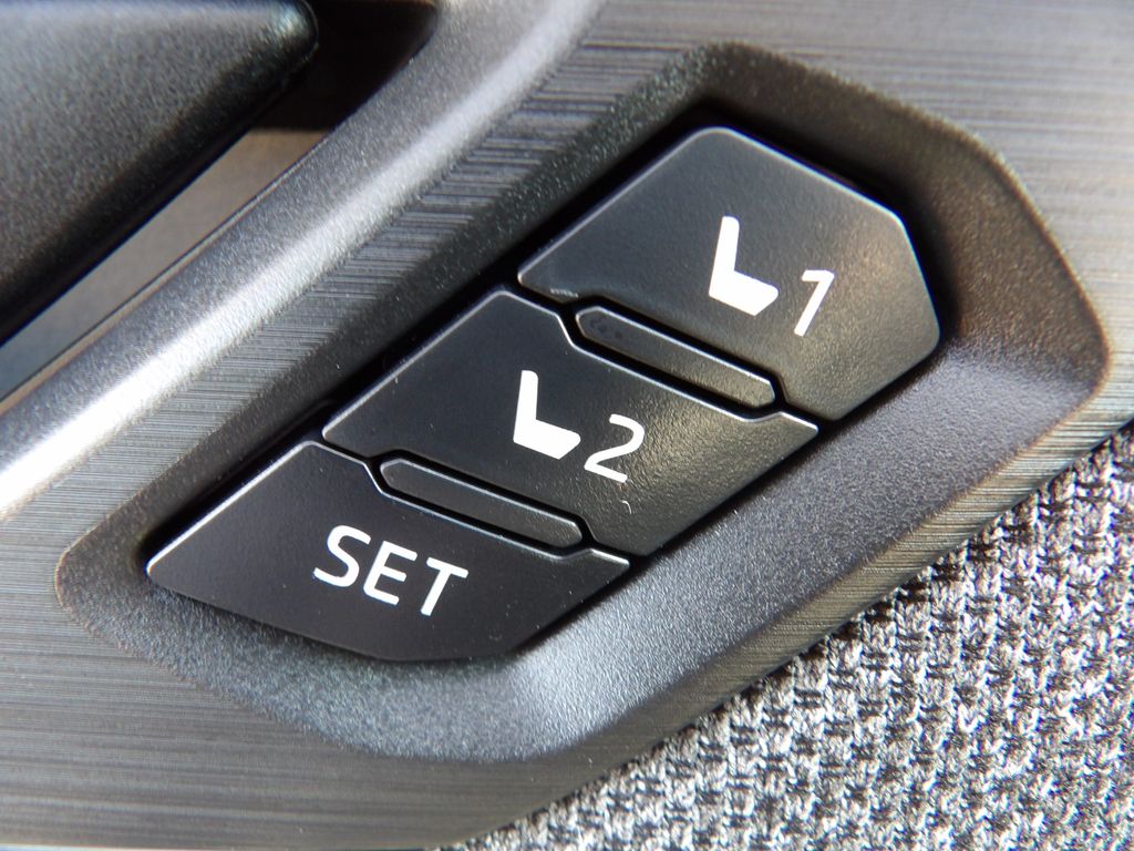 2026 Subaru Outback Limited - Photo 12