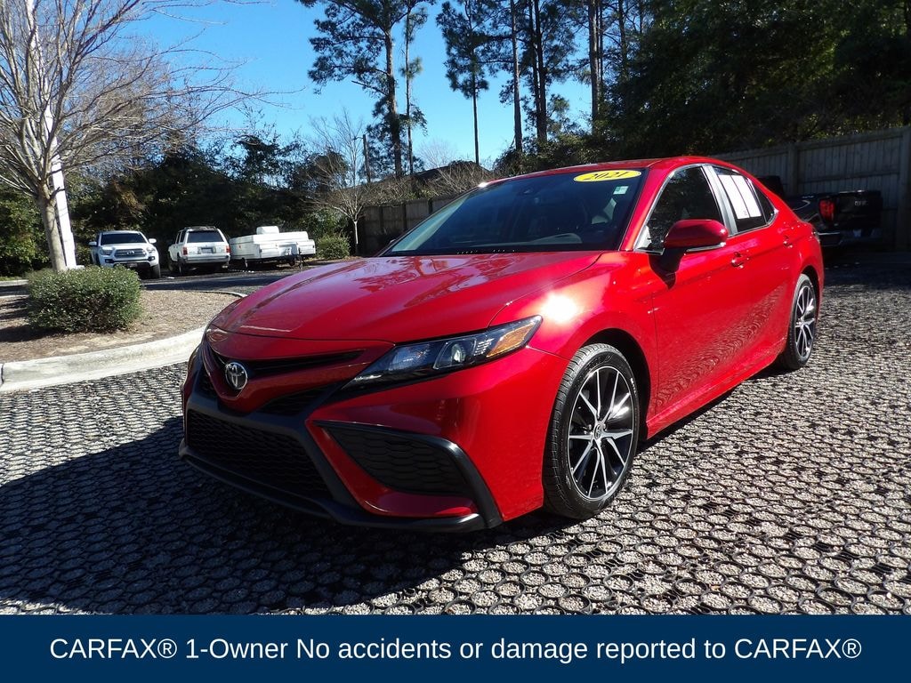 Used 2021 Toyota Camry SE Sedan