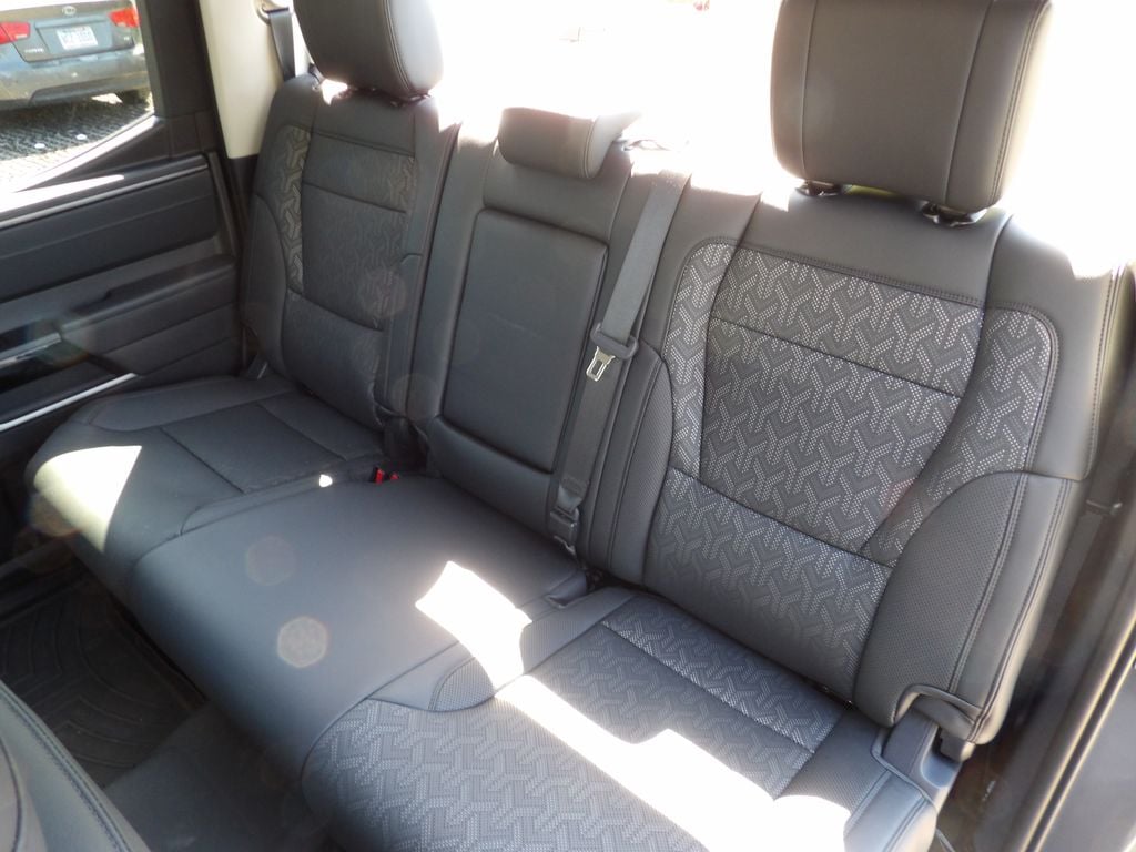2024 Toyota Tundra Limited - Photo 26