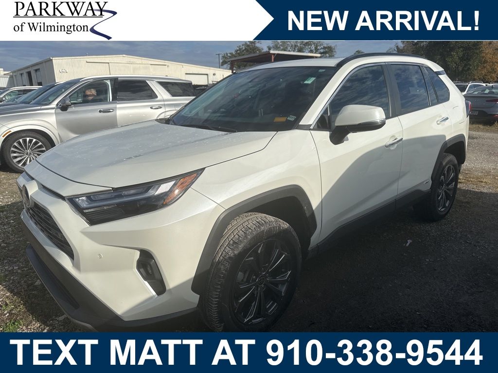 2022 Toyota RAV4 Limited's photo