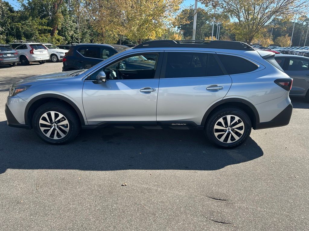 2022 Subaru Outback Premium photo 2