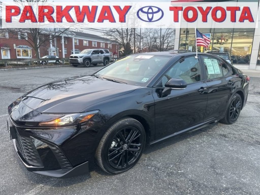 Certified 2025 Toyota Camry SE Sedan