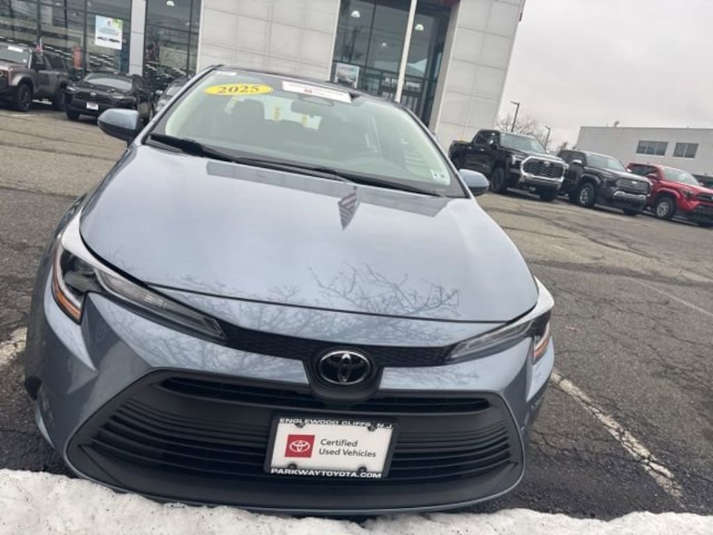 Certified 2025 Toyota Corolla LE Sedan