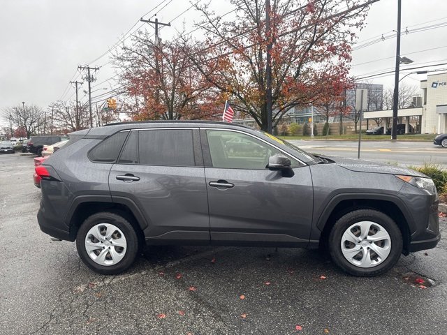 2019 Toyota RAV4 LE photo 2