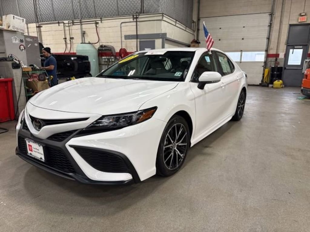 Used 2023 Toyota Camry SE Sedan