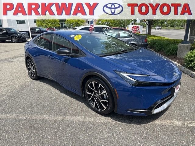 2023 Toyota Prius Prime XSE's photo