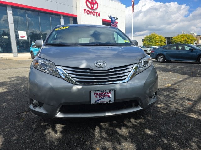 Used 2011 Toyota Sienna Limited with VIN 5TDDK3DC1BS024146 for sale in Englewood Cliffs, NJ