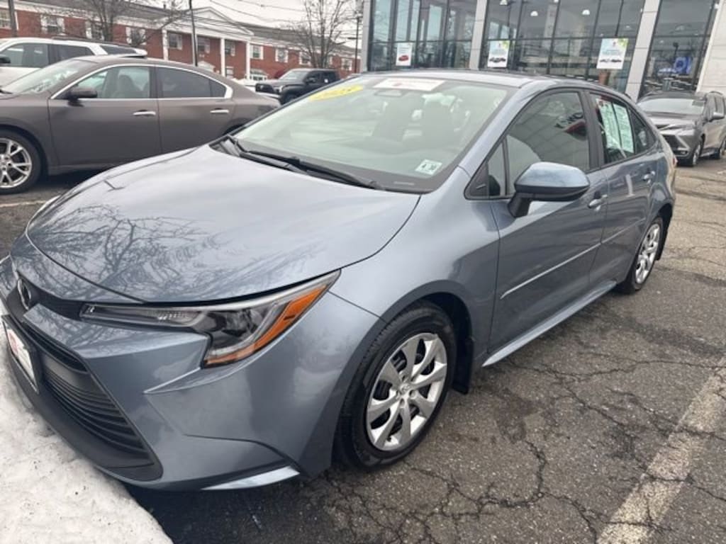Certified 2025 Toyota Corolla LE Sedan