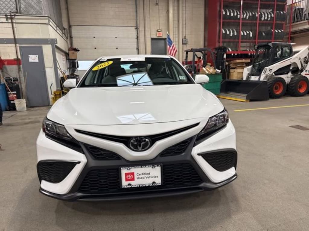 Used 2023 Toyota Camry SE Sedan