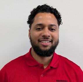 Staff member Carlos Baez from ID_003287c3ff43