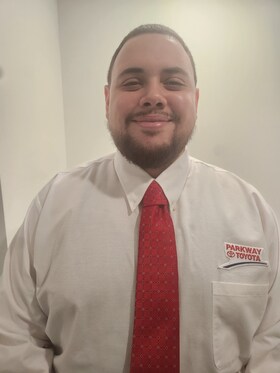 Staff member Kevin Hernandez from ID_c74825ac89ab