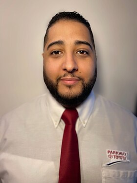 Staff member Edward Gomez from ID_c74825ac89ab