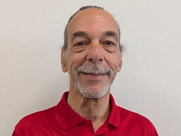 Staff member Bob Winograd from ID_003287c3ff43