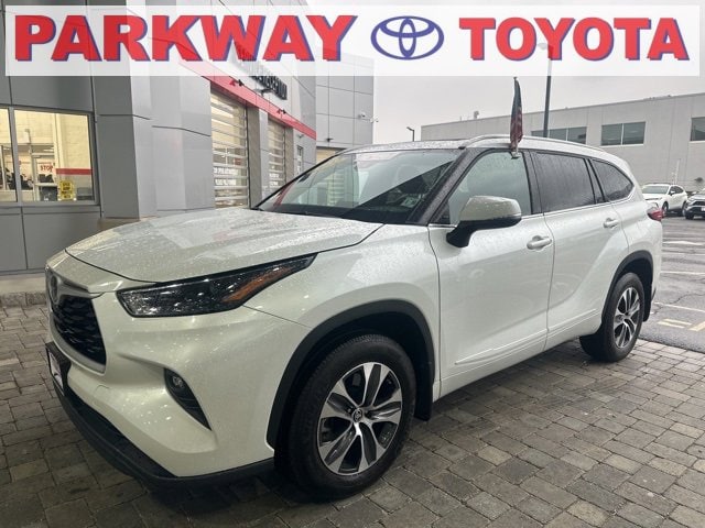 2022 Toyota Highlander XLE's photo