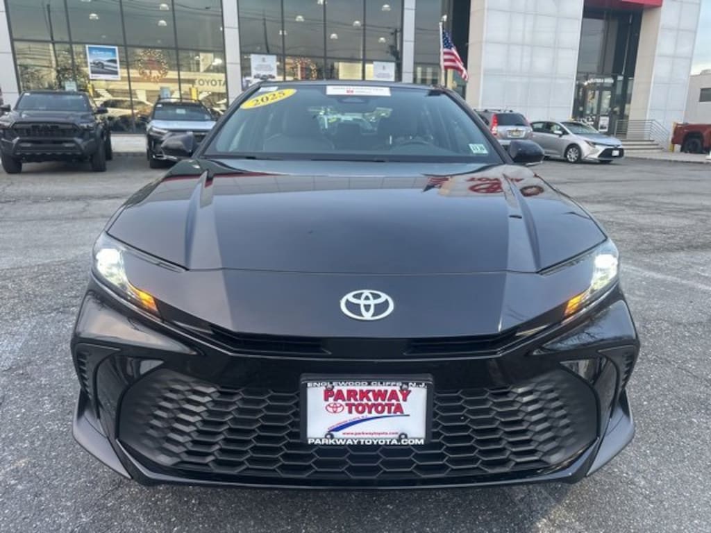 Certified 2025 Toyota Camry SE Sedan