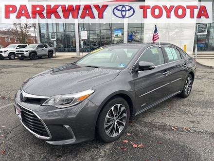 Used 2018 Toyota Avalon Hybrid XLE Premium Sedan for Sale in Englewood Cliffs, NJ
