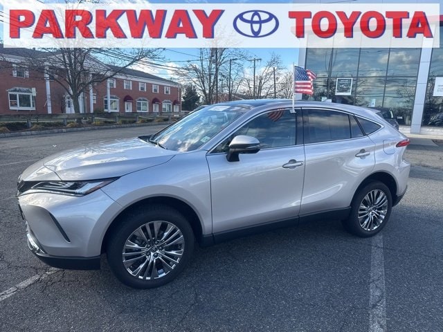 2024 Toyota Venza Limited's photo