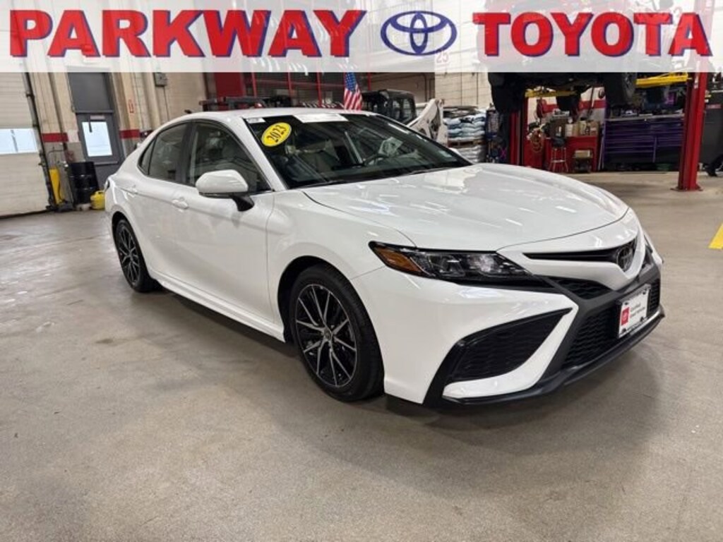 Used 2023 Toyota Camry SE Sedan