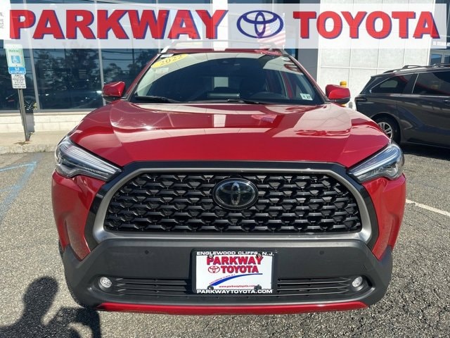 2022 Toyota Corolla Cross XLE's photo