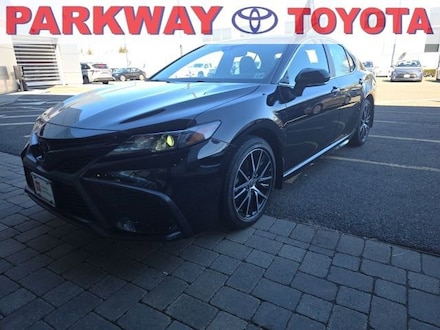 Used 2023 Toyota Camry SE Sedan for Sale in Englewood Cliffs, NJ
