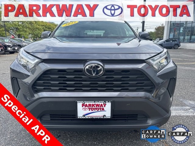 2022 Toyota RAV4 XLE's photo