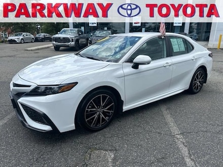 Used 2024 Toyota Camry SE Sedan for Sale in Englewood Cliffs, NJ
