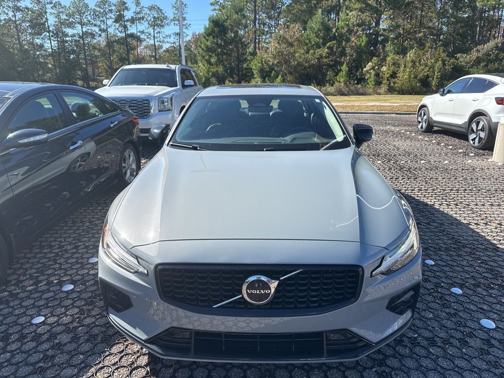 2024 Volvo S60 B5 Core photo 4