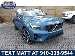 2025 Volvo XC40 B5 Ultra Dark Theme AWD SUV