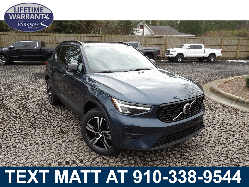 2026 Volvo XC40 B5 Core AWD SUV