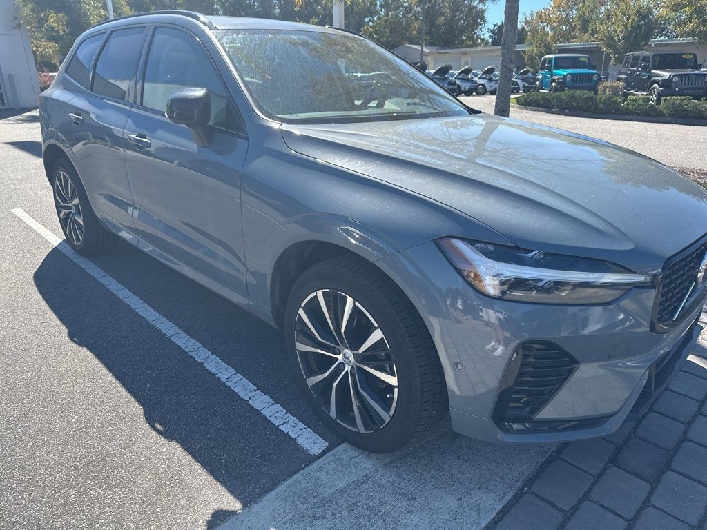 2024 Volvo XC60 B5 Plus photo 3