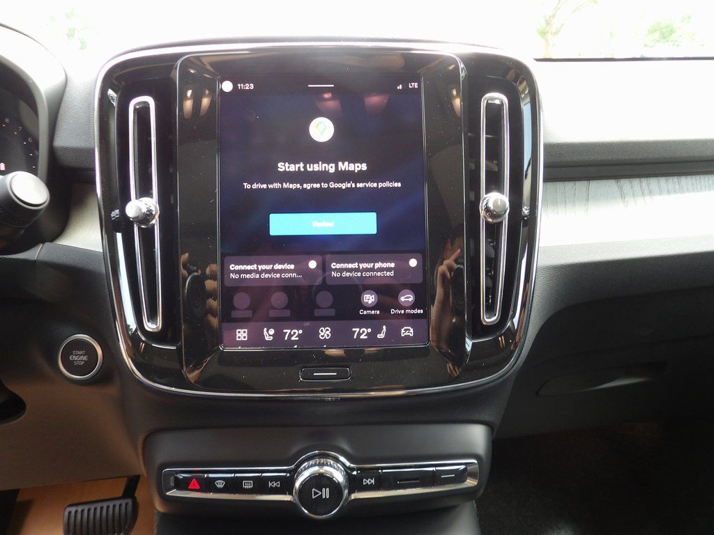 2026 Volvo XC40 Plus - Photo 14