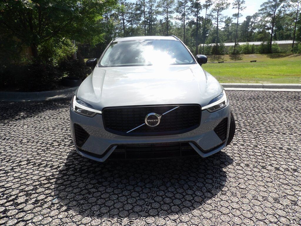 New 2025 Volvo XC60 plug-in hybrid T8 Plus SUV